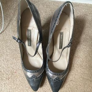 Dana Buchman grey heels